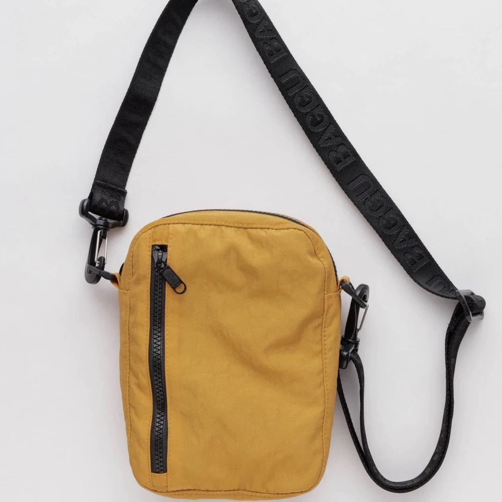 Sport Crossbody
